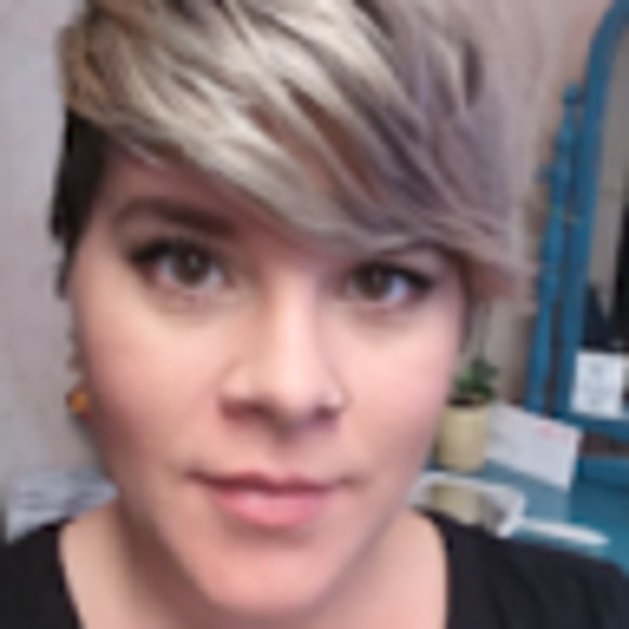 Meet your Posher, Ashley - Picture 1 of 1